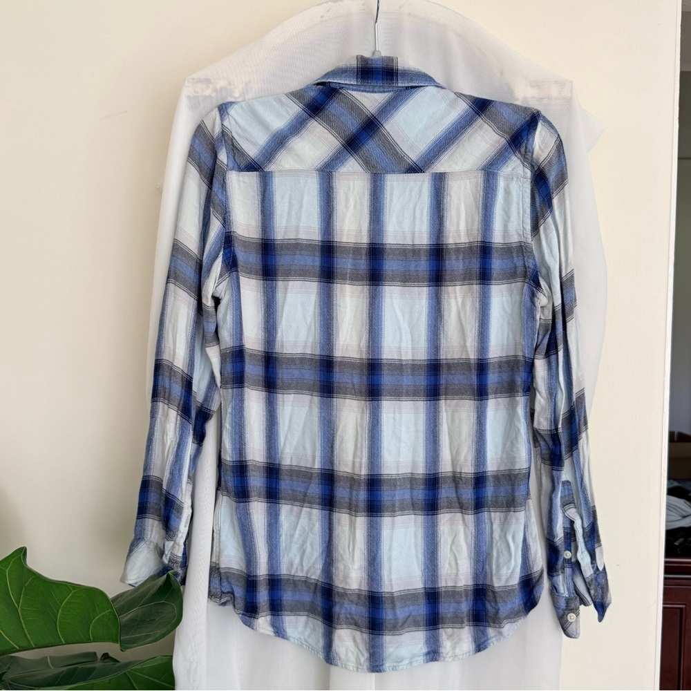 Bundle of 4 great button up collared tops Size Small - Picture 4 of 12